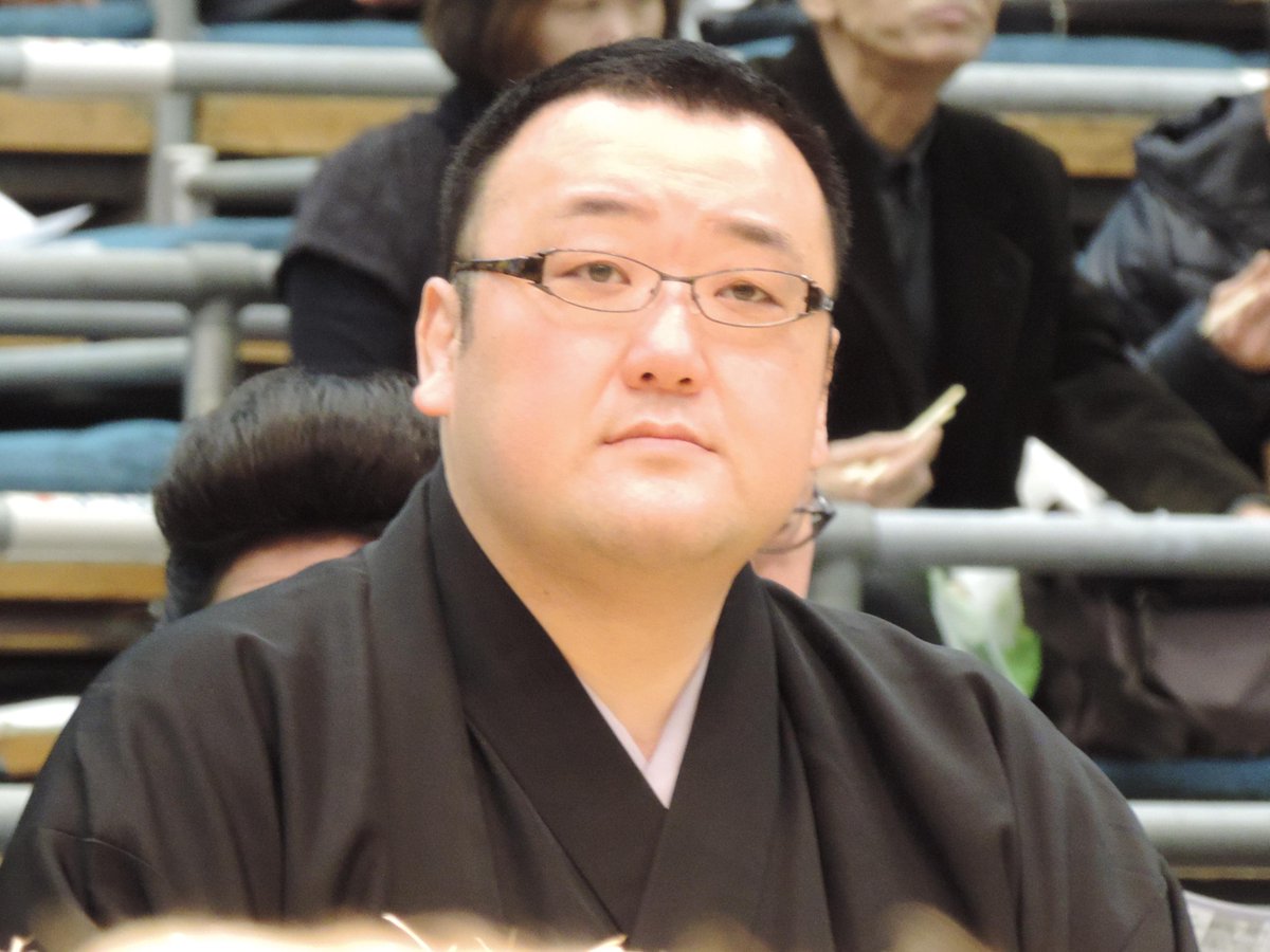 大相撲名鑑 V Twitter 音羽山親方 青森県三沢市淋代出身 元大関貴ノ浪 の訃報に接し 心よりお悔やみを申し上げます Sumo 1枚目は14年3月 頭の伊予櫻さんと談笑している笑顔が印象的でした 2枚目は審判になった最初の場所 今年の3月です Http T Co 大相撲名鑑 V Twitter 音羽山親方 青森県三沢市淋代出身 元大関貴ノ浪 の訃報に接し 心よりお悔やみを申し上げます Sumo 1枚目は14年3月 頭の伊予櫻さんと談笑している笑顔が印象的でした 2枚目は審判になった最初の場所 今年の3月です Http T Co