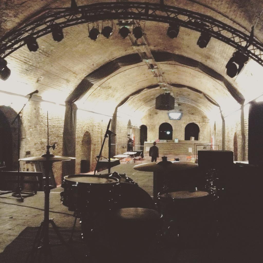 BenMcCleanMusic's tweet photo. Live sound @HouseOfVansLDN #music #live #sound #engineer #audio http://t.co/oxHK4aRqep