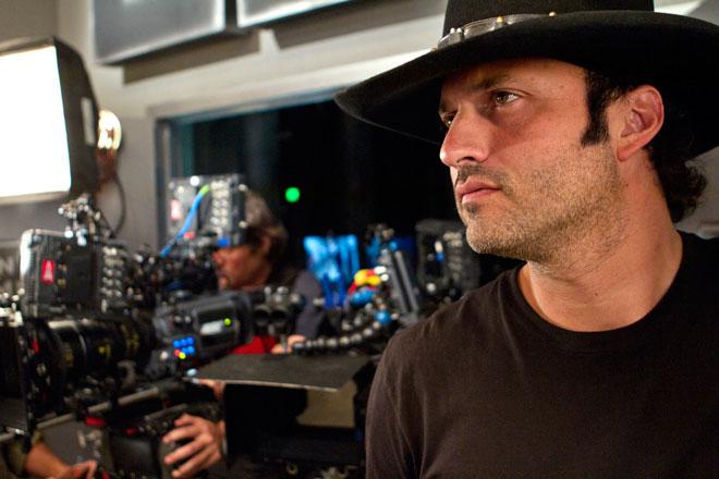 Happy Birthday to filmmaker Robert Rodriguez. 47 today.
 (10 minute film school) 