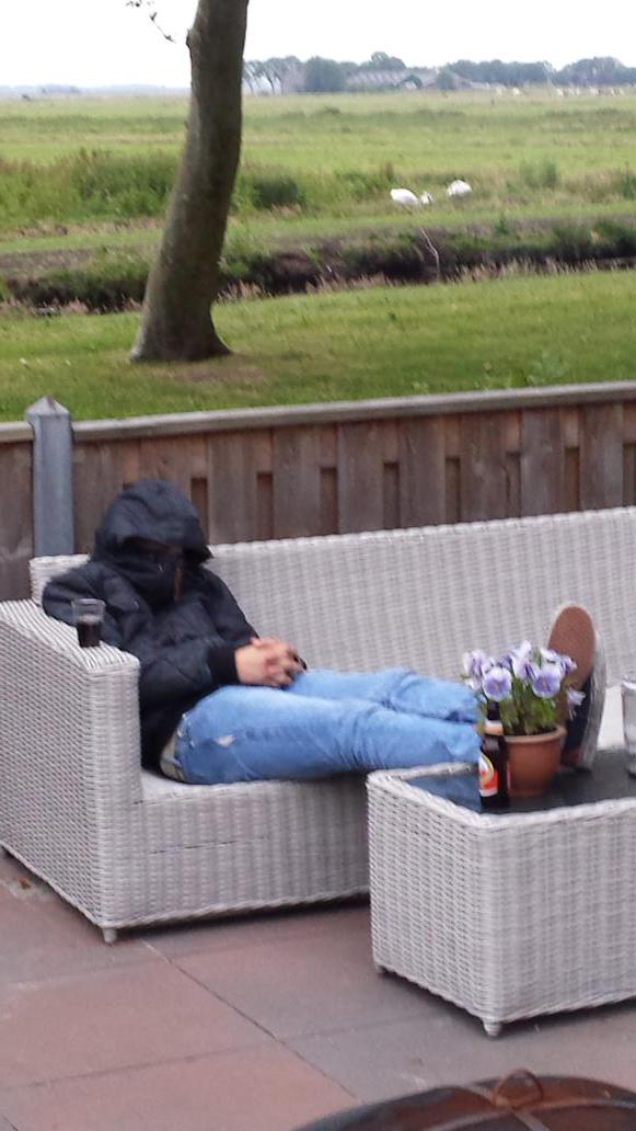 VVIJVA2's tweet photo. De A2 is niet bang, want Boekie was erbij! #bbqVVIJVA2 http://t.co/YgHceQ7zT9