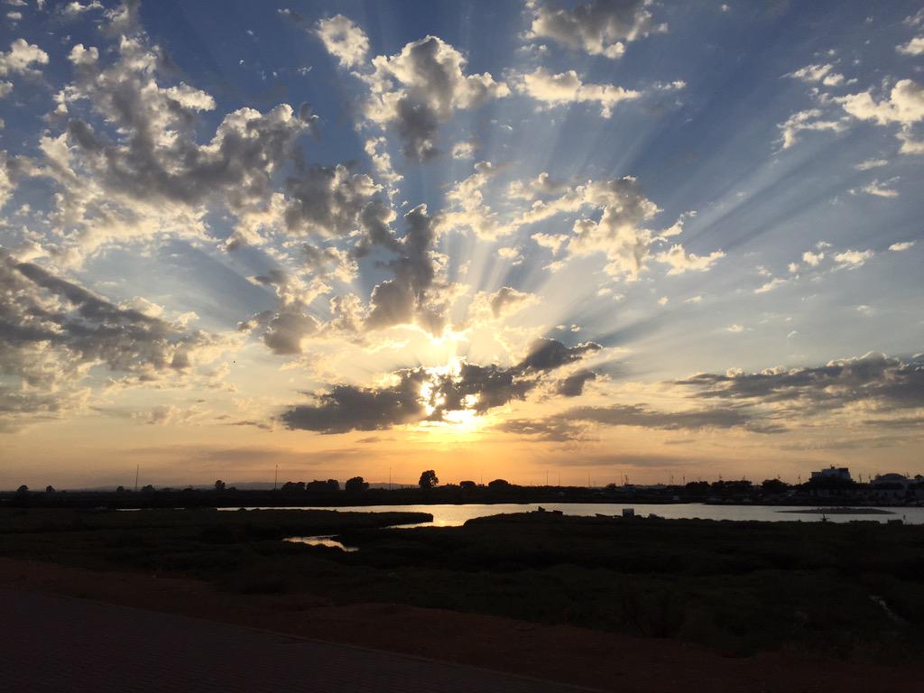 mariapuntossusp's tweet photo. @noticias_cuatro @informativost5 el tiempo en Punta del Moral, Ayamonte, Huelva http://t.co/AnGo2E5z1r
