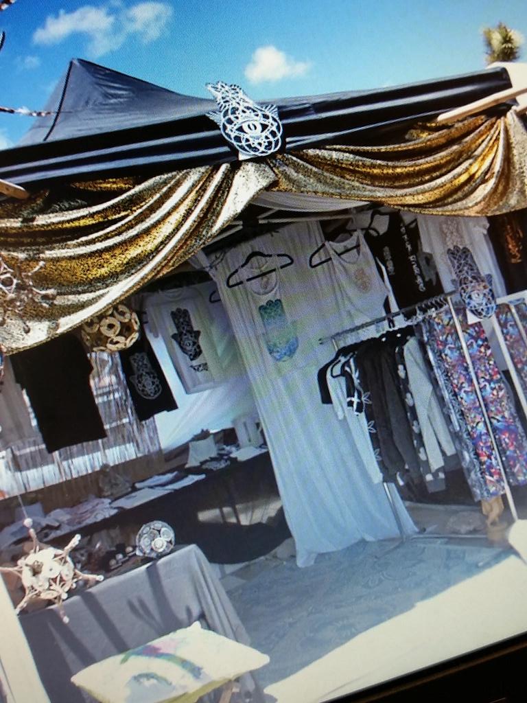 6T6CLOTHING's tweet photo. Our friends over at @iamvibes doing bits out in LA #vibes http://t.co/YlxnOqBRn0