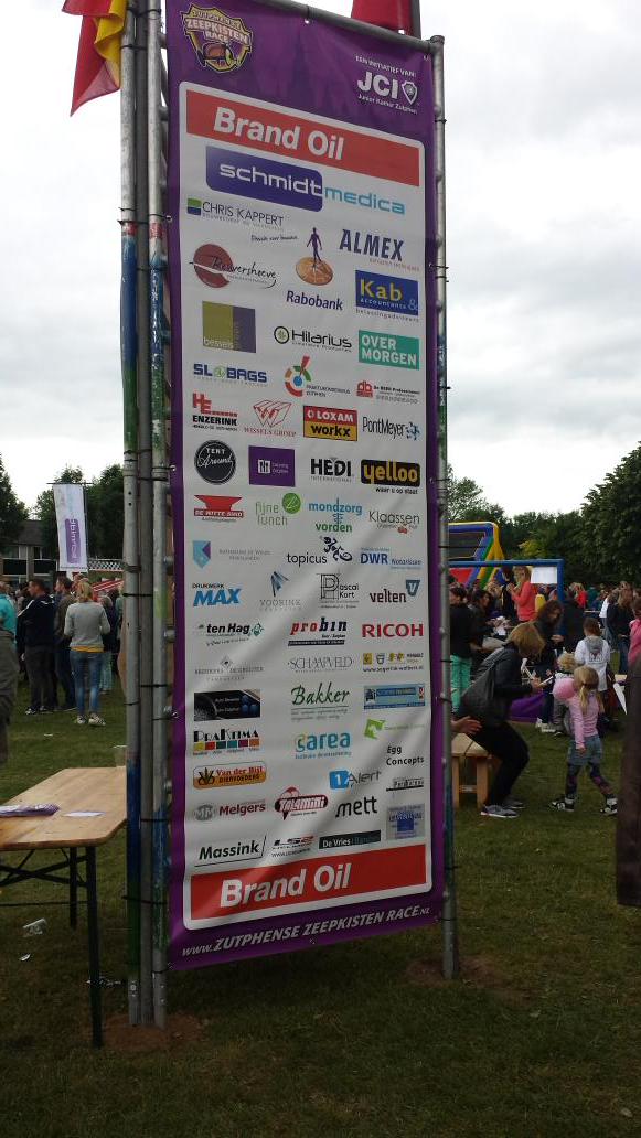 AnneliesZutphen's tweet photo. Deze bedrijven hebben @ZeepkistZutphen mogelijk gemaakt. Bedankt allemaal! Het was een geweldige dag http://t.co/PhIv7ZwpmH
