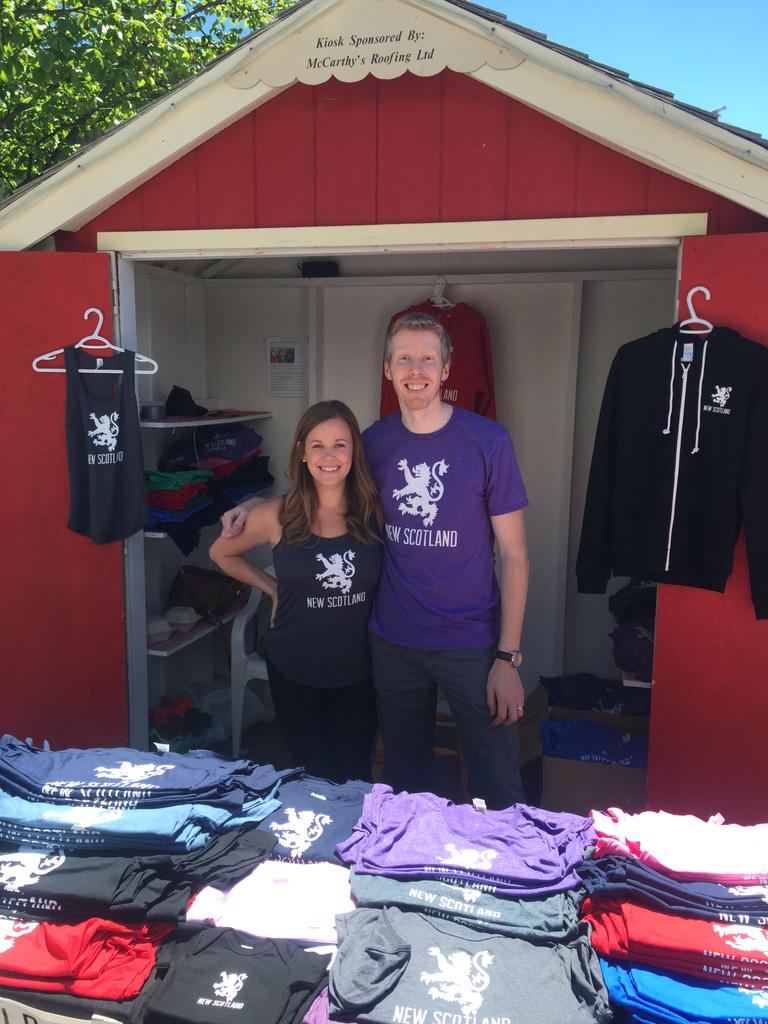Cora_Webber's tweet photo. Beautiful day to come to Alderney and enjoy local vendors @kevin_saccary @NewScotlandCo #dartmouth http://t.co/pQTNrpBwAY