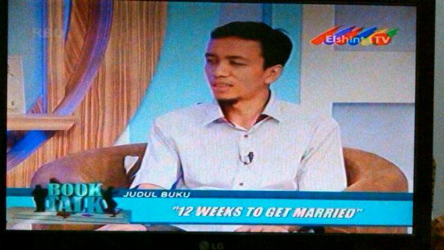 Barusan tayang di Elshinta TV, program book talk yang membahas buku "12 Weeks To Get Married" penerbit <a href="/qultummedia/">Penerbit Qultum Media</a>