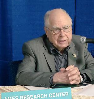 ralvar314's tweet photo. 2011. Borucki announces an #exoplanets in the Habitable Zone of a Sun-like star. #planethunt http://t.co/mttYfuoRki http://t.co/QIe1EicpJY