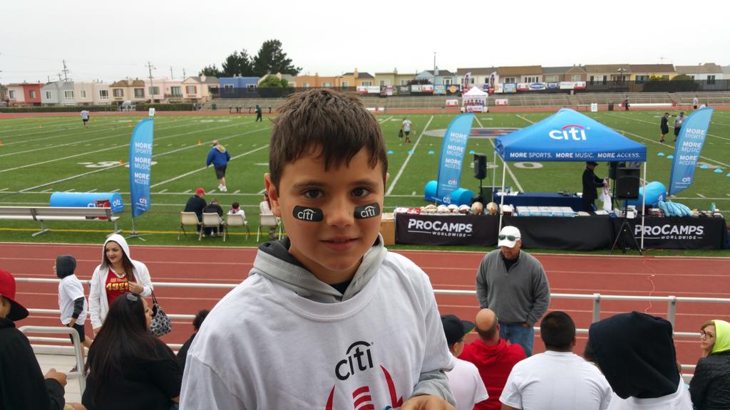 tomldunlap's tweet photo. Thomas @procamps with @Kaepernick7 #closertopro. Thanks @CitiPrivatePass http://t.co/wrfS4Bzi6R