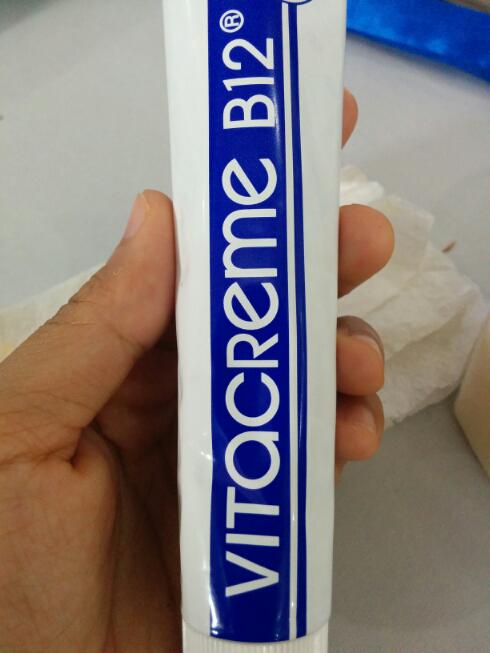 EmySyarif's tweet photo. Review: Vitacreme B12 Regenerative Cream http://t.co/8prdnXflQq http://t.co/tySrxslJbJ