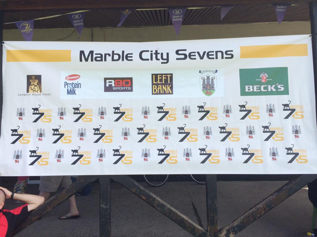 Heading closer, if a little later than expected, to the @marblecity7s finals. Last semi-finals at @kilkennyrugby now.