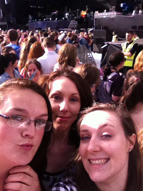 FiBee92's tweet photo. Front row at the script, don't mind if I do! #TheScriptCrokePark #TheScriptSelfie http://t.co/6ke7BMnbwo