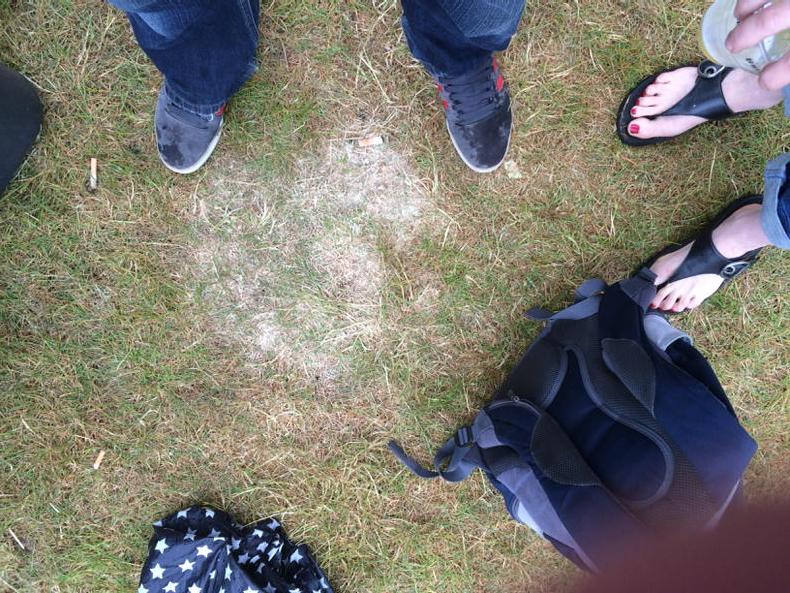 @Boostvideo: The only dry patch @BSTHydepark waiting for @Blurofficial @Damonalbarn pic.twitter.com/9ChDVjWa1r