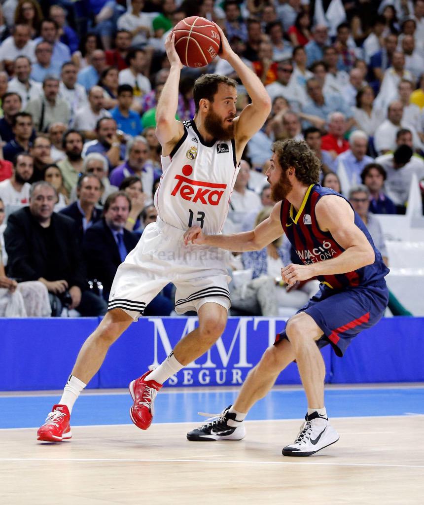 IkerCasillas's tweet photo. El primer asalto de la final de la #ACB cayó ayer de nuestro lado. A por el segundo mañana!
#HalaMadrid http://t.co/SvJaKbilkT