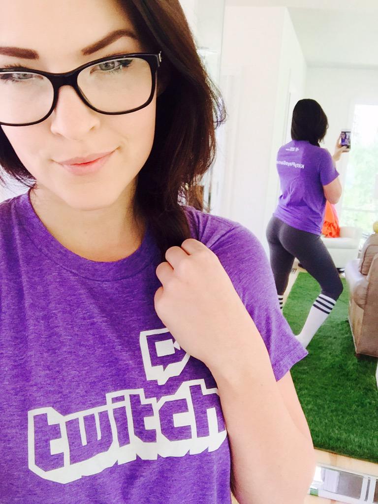 KittyPlays on Twitter: "@Ayrohs @BulletFlex nah I just like my butt ^>^"