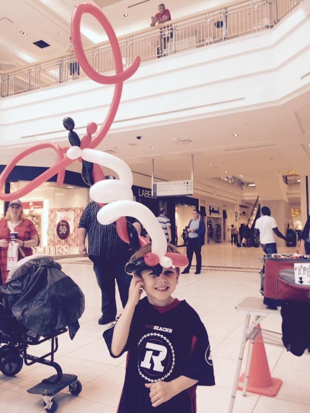srach19's tweet photo. New helmets for @REDBLACKS this year. @StLaurentCentre #redblacksday http://t.co/RoRJL8vij9