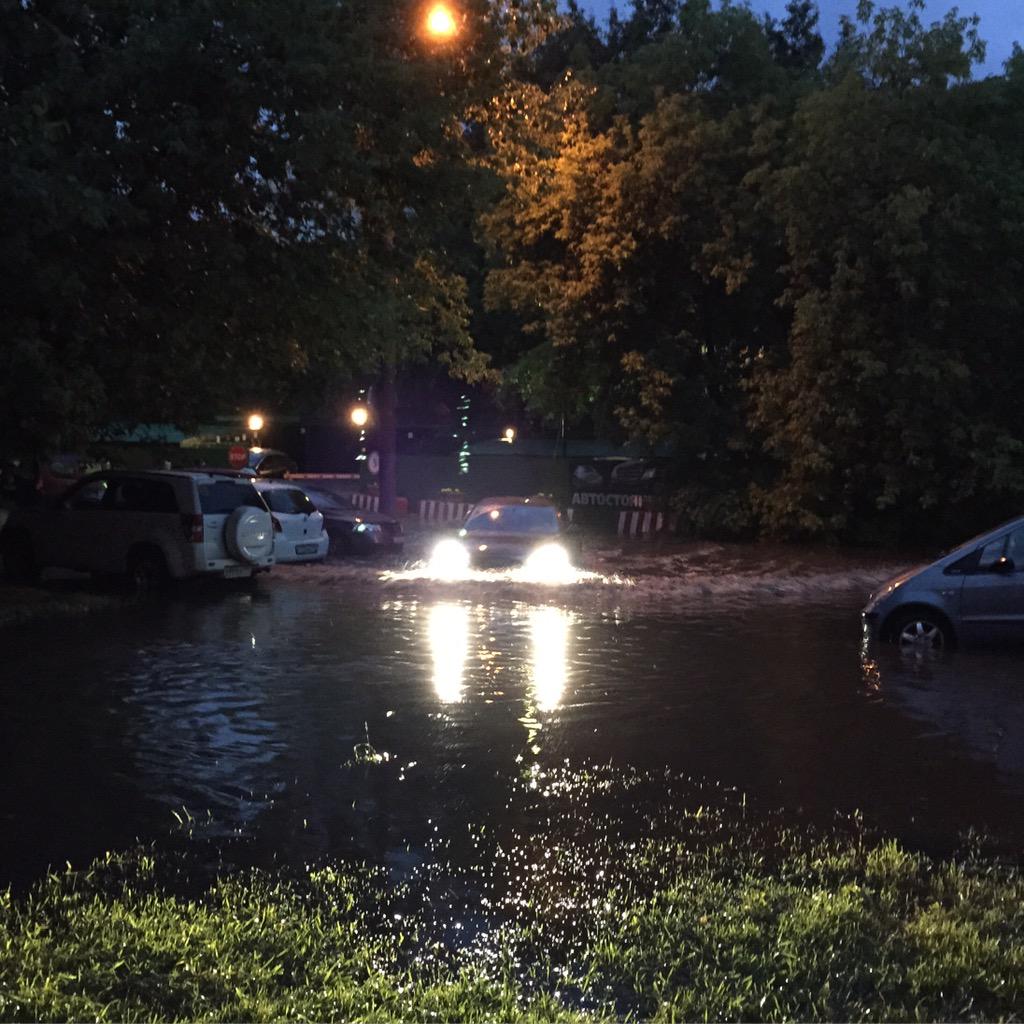 Львов затопило. Метеорологические чс природного характера. Затопило москву в 2002. В следствие дождя. В следствии ливня.