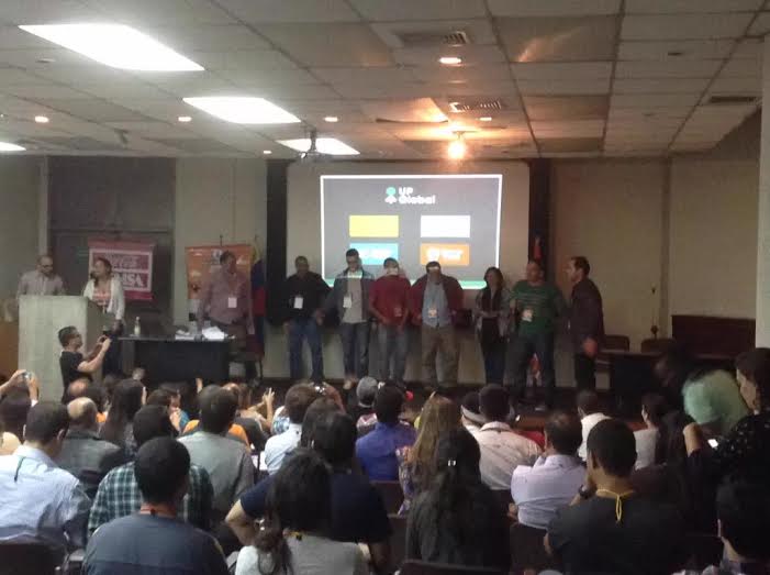 innotica_net's tweet photo. Hemos ganado gracias al apoyo al grupo de trabajo logrado en el #ccsstartupweekend . . . http://t.co/mrhbvWldwA http://t.co/GmsNoQsFhY