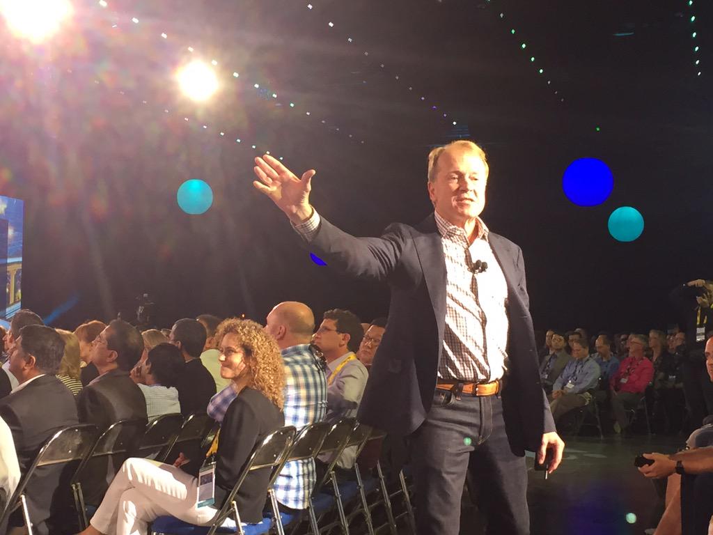 zkerravala's tweet photo. Going for a stroll #cscape15 #CLUS15 http://t.co/VaQiX2iSst