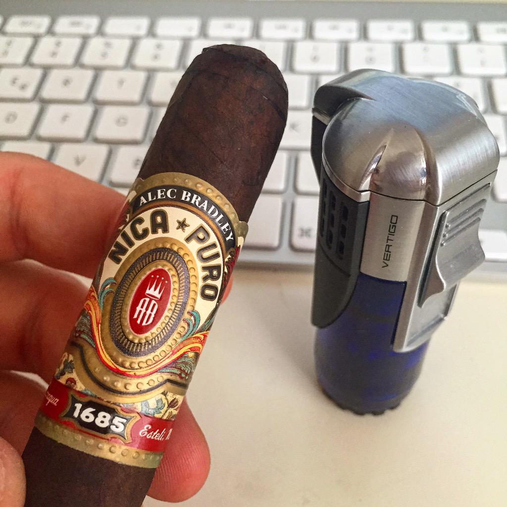 CigarsLover.com tweet media