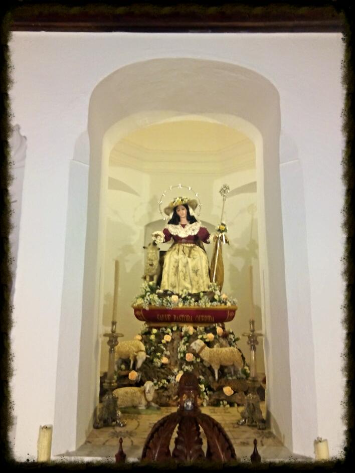 jesgoncab's tweet photo. De nuevo en el lugar que Fray Miguel de Zalamea soñó para Tí en su pueblo. La Divina Pastora vuelve a su Trono. http://t.co/188t2ldhP3