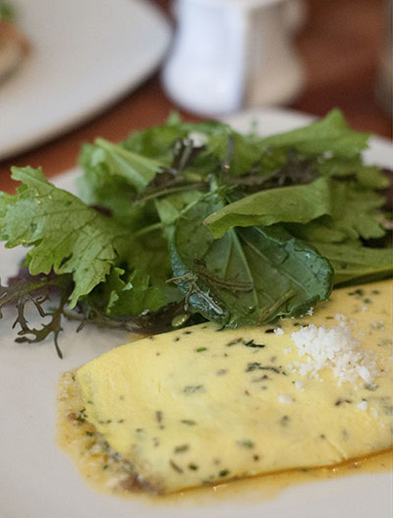 honolulumag's tweet photo. Grondin's weekend brunch menu consists of familiar classics with a breath of exotic: http://t.co/UeREKxcqOX http://t.co/sEDMcht8Uv