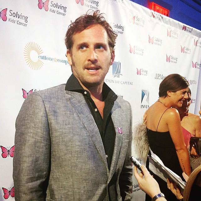 DHI_Inc's tweet image. Actor Josh Lucas has something to say about #solvingkidscancer :) He's presenting tonight's Golden Award. #springce…