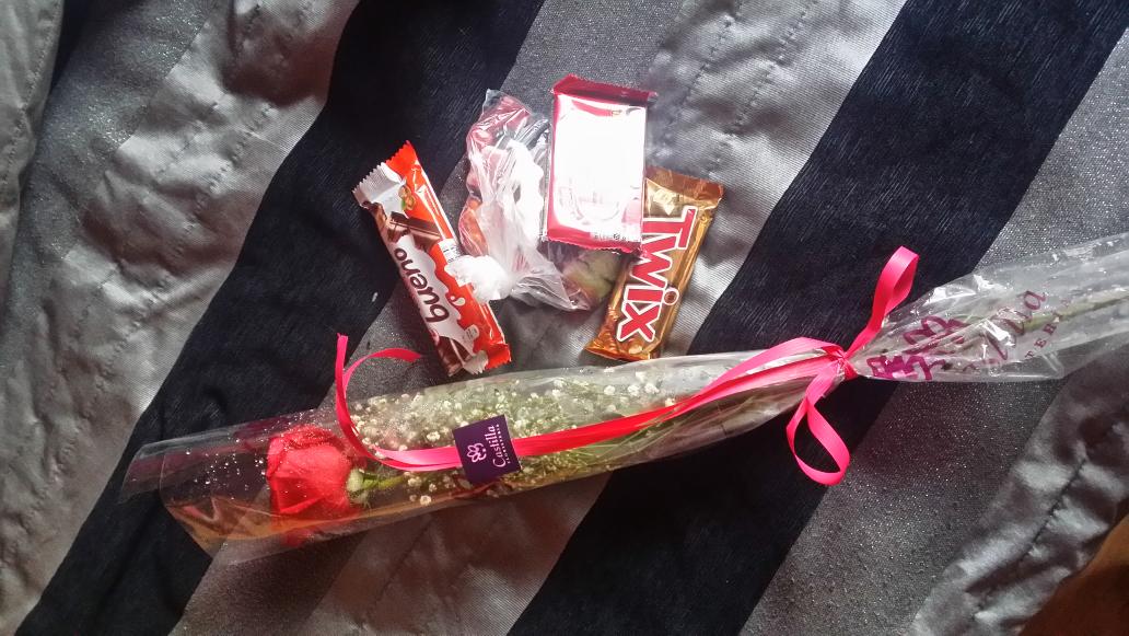 Elihonolulu's tweet photo. Pero como te quiero mi vida!! Muchas gracias por hacer este dia tan especial @GonzaMelgar y ahora cenita! 😁😘💜💛 http://t.co/4FRWyK6w3L