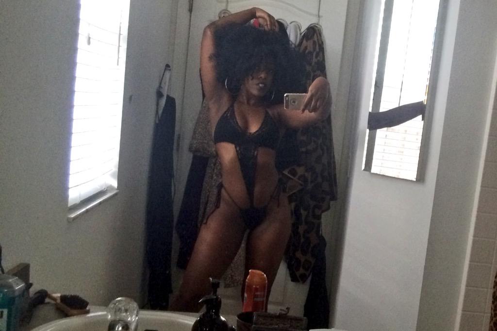 itswhittytittyy's tweet photo. I just found out I lost 10 pounds 😢😭😫🙌🏾 http://t.co/JproGYltVj