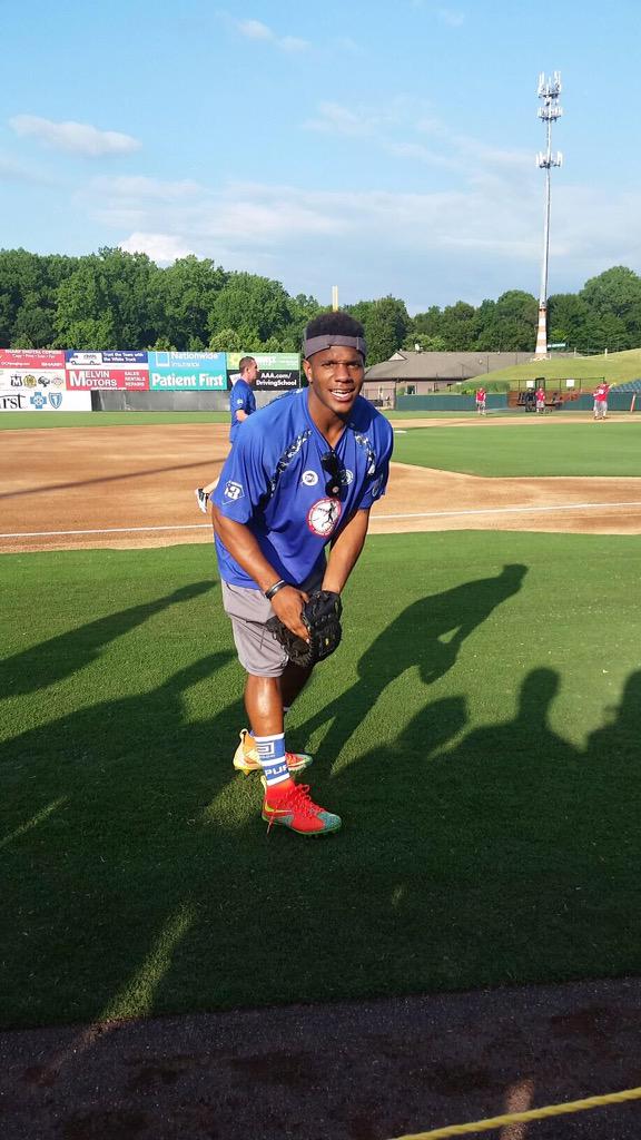 Exciting times with clients <a href="/Chrisculliver29/">Chris Culliver</a> &amp; <a href="/Rodney_McLeod4/">Rodney McLeod</a> as they helped raised funds for our amputee soldiers!