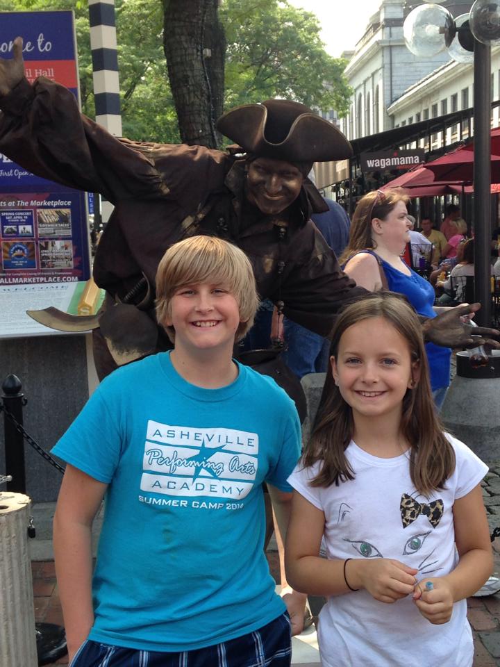 AvlPAA's tweet photo. Academy students headed to NYC! #avlkids #arts #summer #NYC #MaryPoppins http://t.co/KXVtudUfuM http://t.co/0AhmceXdQV