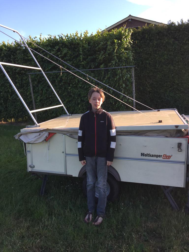 ImreKrull's tweet photo. Omg.... Een #holtkamper gekocht en nog superblij ook #kamperen #midlife http://t.co/1fibGpMvbF