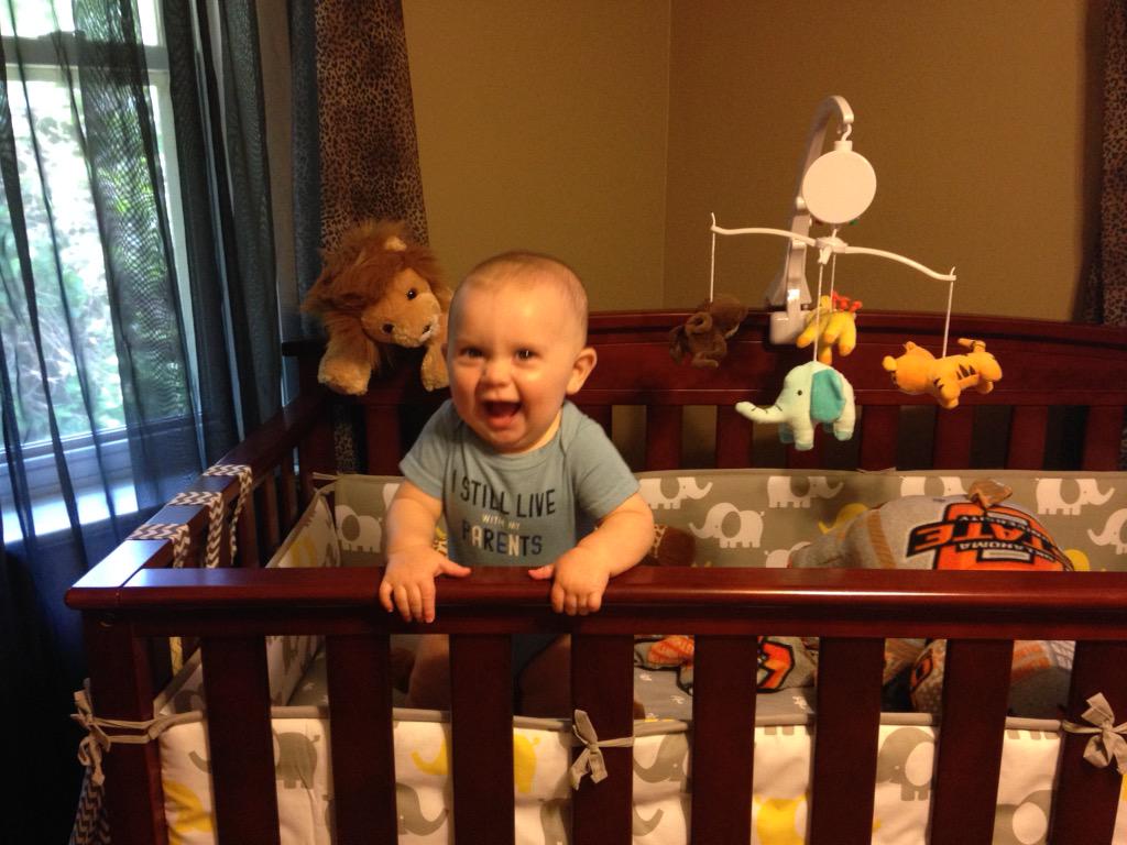 JenniferKeenen's tweet image. I walk in thinking he's napping, This little guy finally figured it out! #pullingup #growingboy #micaiahjames