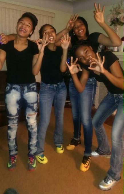 Watch 💛's leaked NSFW photo on TwXstars