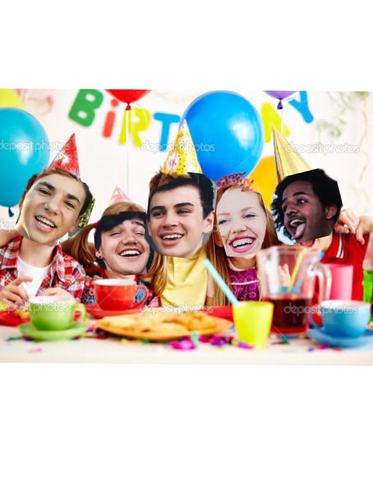 Photo by: omg HAYES GRIER PARTY    pd. HAPPY BDAY HAAAAAAAAAAAAAAAAAAAAAAAAAAAAAAAAS       