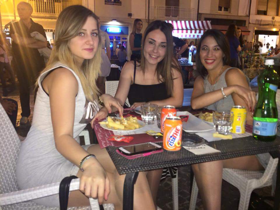 Mariassunta95's tweet photo. #ciaone #ciao #bellagente #midicono ❤ @giulia21022015 http://t.co/ZyGomLHJbE