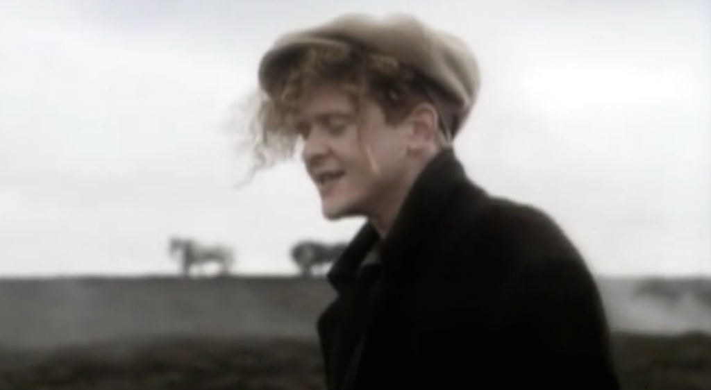 Happy Birthday to Mick Hucknall. What\s your favourite track?! Here\s ours >  