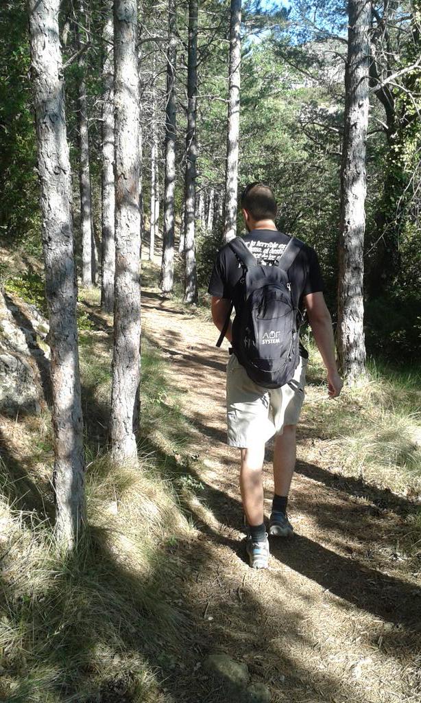 HispaniaVerdee's tweet photo. Ascensión al Tozal de Guara (2077 m) por miembros de Hispania Verde Aragón. #Huesca 
http://t.co/FXbzGwIt0X http://t.co/83x14HJZWB