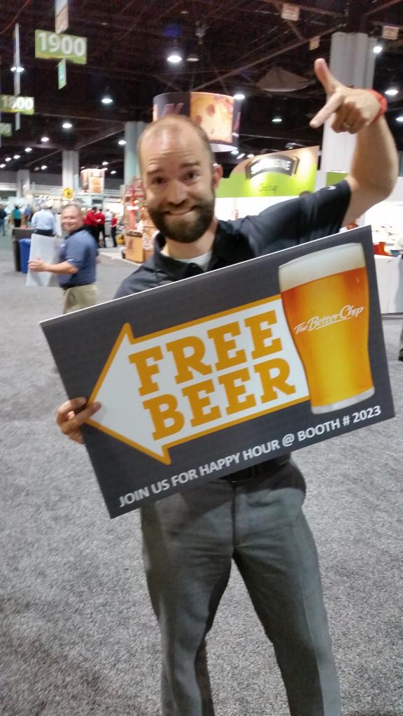 DeliMarketNews's tweet photo. FREE BEER! @TheBetterChip #tbcbeer #DMNews #IDDBA15 http://t.co/FabjH1Mv2g