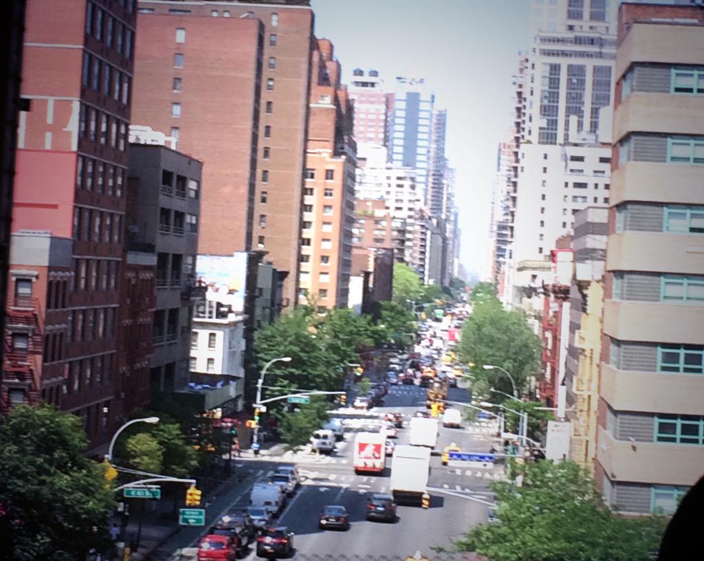LarikaPage's tweet photo. I fall in love, all over again, everytime I'm here...#myfavoritecity #concretejungle #NYC http://t.co/IUEO4iG1Ua