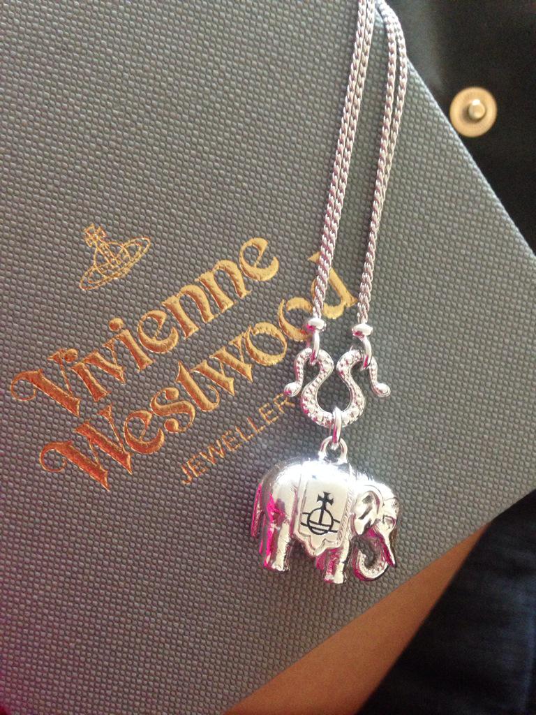 SammyJoBrice's tweet photo. Two faves Vivienne Westwood on elephant amazing 😍 http://t.co/nf8wKNH8ii