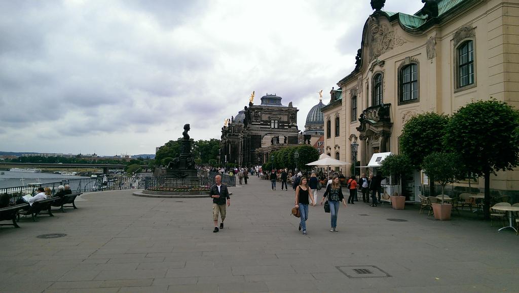 CMStrings's tweet photo. Dresden yesterday - what a beautiful city! http://t.co/2OVuRFgnfn