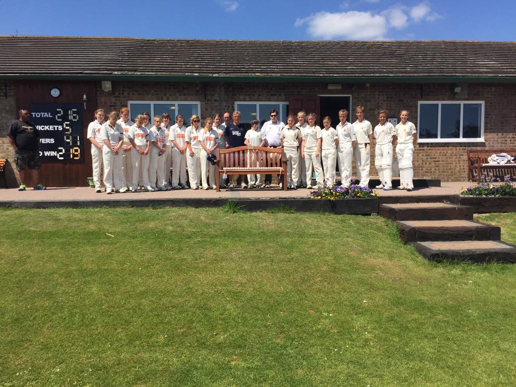 BurtonLadiesCC's tweet photo. Thanks to @Walmleycc 2nds for their participation in the minutes silence in Richards memory! #Sportsmanship http://t.co/EnmaOQblus