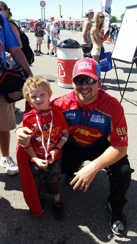daddybryant3001's tweet photo. #WRIFMIS @MeltdownWRIF  #QUICKENLOANS400 #MISPEEDWAY http://t.co/7z79QM8yPL