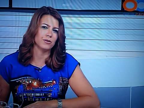 PILARFOPIANI's tweet photo. Guapísima @mirianperaltag. hoy en el #submarinoamarillo con blusa de la #Caleta #CadizCF. #Fopiani http://t.co/rspNCLNi7Z