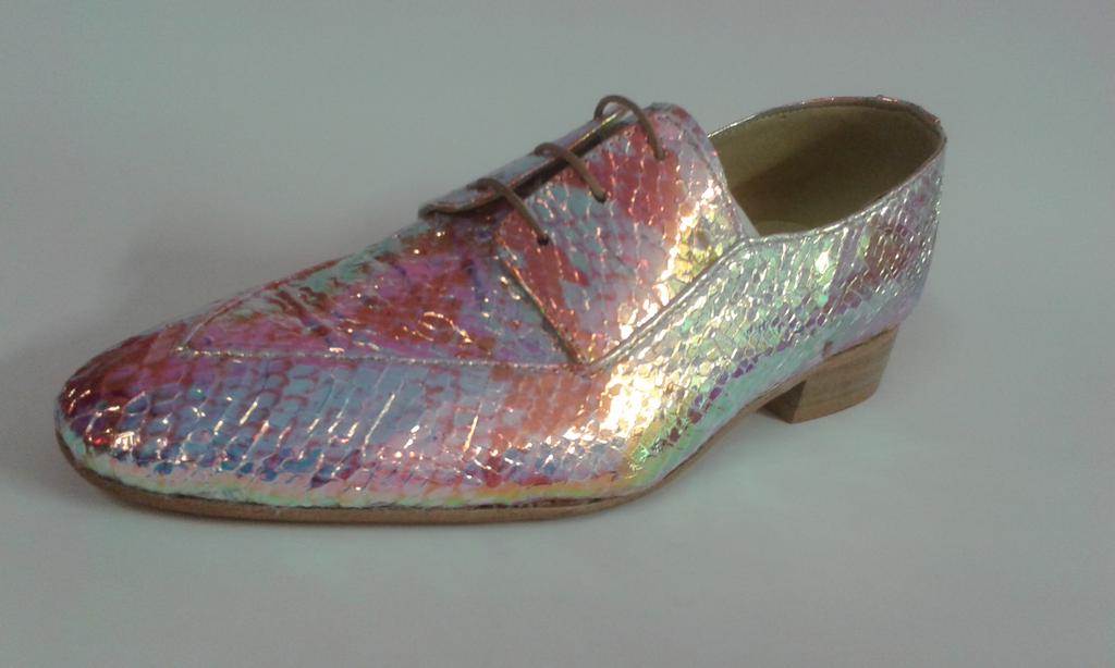 ShoeAtelierByPL's tweet photo. Conoce al nuevo integrante de la familia diseñado por @PLFASHION http://t.co/rXExHJ7fsY