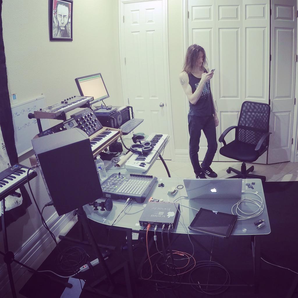 📱😼thinking #studio #studiolife #moog #korg #akai #producer #alternative #indierock #electro #edm #longhairdontcare