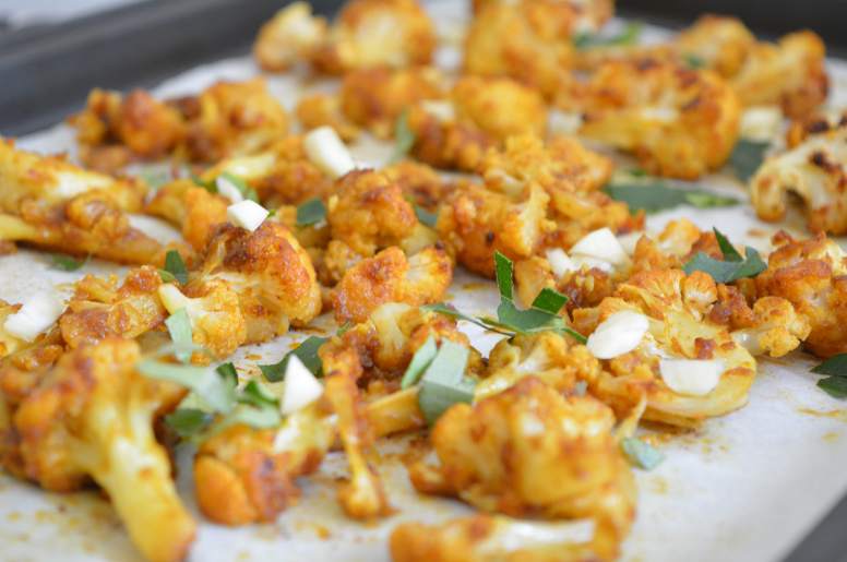 findingvegan's tweet photo. Grab some cauliflower on your next shopping trip! Roasted Curried Cauliflower: http://t.co/aWwlxl0EiT by @yesiamvegan http://t.co/QLMYM3rN2S