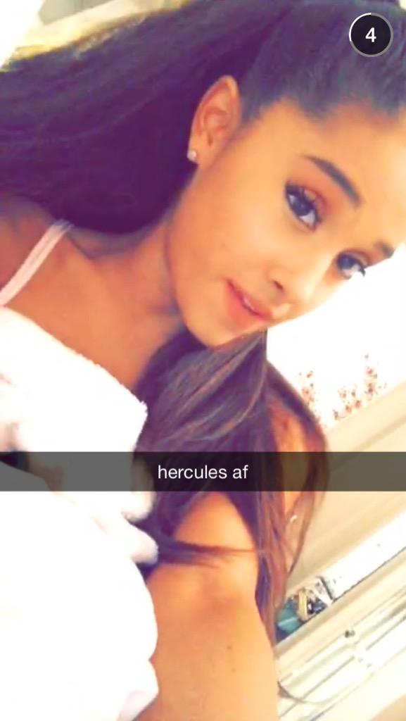 Helloू(ʚ̴̶̷́ .̠ ʚ̴̶̷̥̀ ू)⁽ƈ im Arabella and I Like Horror Movies and Hot Coco Rt For This Bitch Please ♡