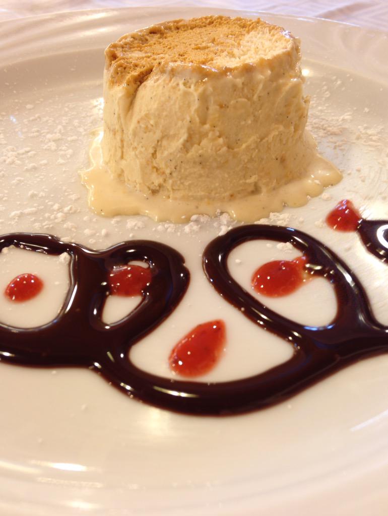 SrFoodie's tweet photo. Último del día ... Helado de Turrón de Almendra, cerramos como Dios manda, con broche de oro. http://t.co/59aIeyeHhj