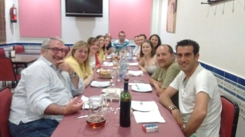 JLFUTIEL's tweet photo. Hoy de cena para despedirnos de nuestra presidenta Jero Jimenez #fallas #utiel http://t.co/13iqWj9jqI