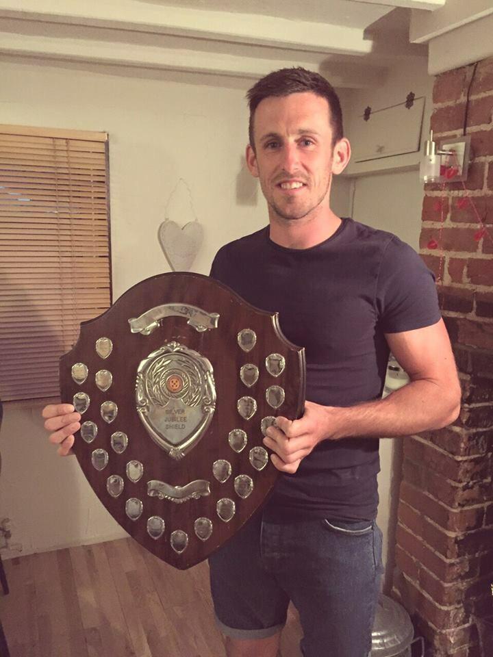 tiptreeelitefc's tweet photo. Tiptree Elite have won team of the year in the Braintree Sunday league. #thegaffer @Marioandrew1988 with the award http://t.co/BAOSXa24xf